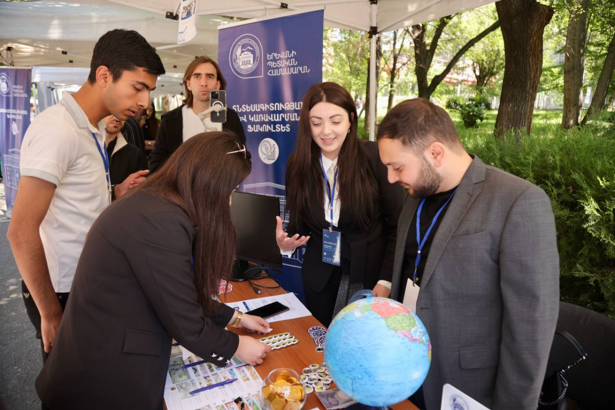 ԵՊՀ-ում անցկացվեց «ԲանՈՒԳործ. ԵՊՀ էքսպո-2024» ցուցահանդեսը՝ նվիրված ԵՊՀ հիմնադրման 105-ամյակին