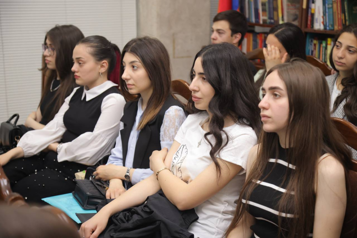 ԵՊՀ-ում անցկացվեց «ԲանՈՒԳործ. ԵՊՀ էքսպո-2024» ցուցահանդեսը՝ նվիրված ԵՊՀ հիմնադրման 105-ամյակին