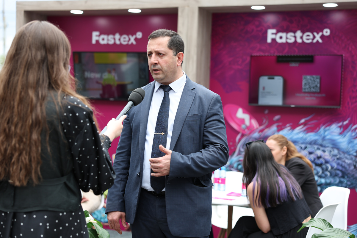 ԵՊՀ-ում անցկացվեց «ԲանՈՒԳործ. ԵՊՀ էքսպո-2024» ցուցահանդեսը՝ նվիրված ԵՊՀ հիմնադրման 105-ամյակին