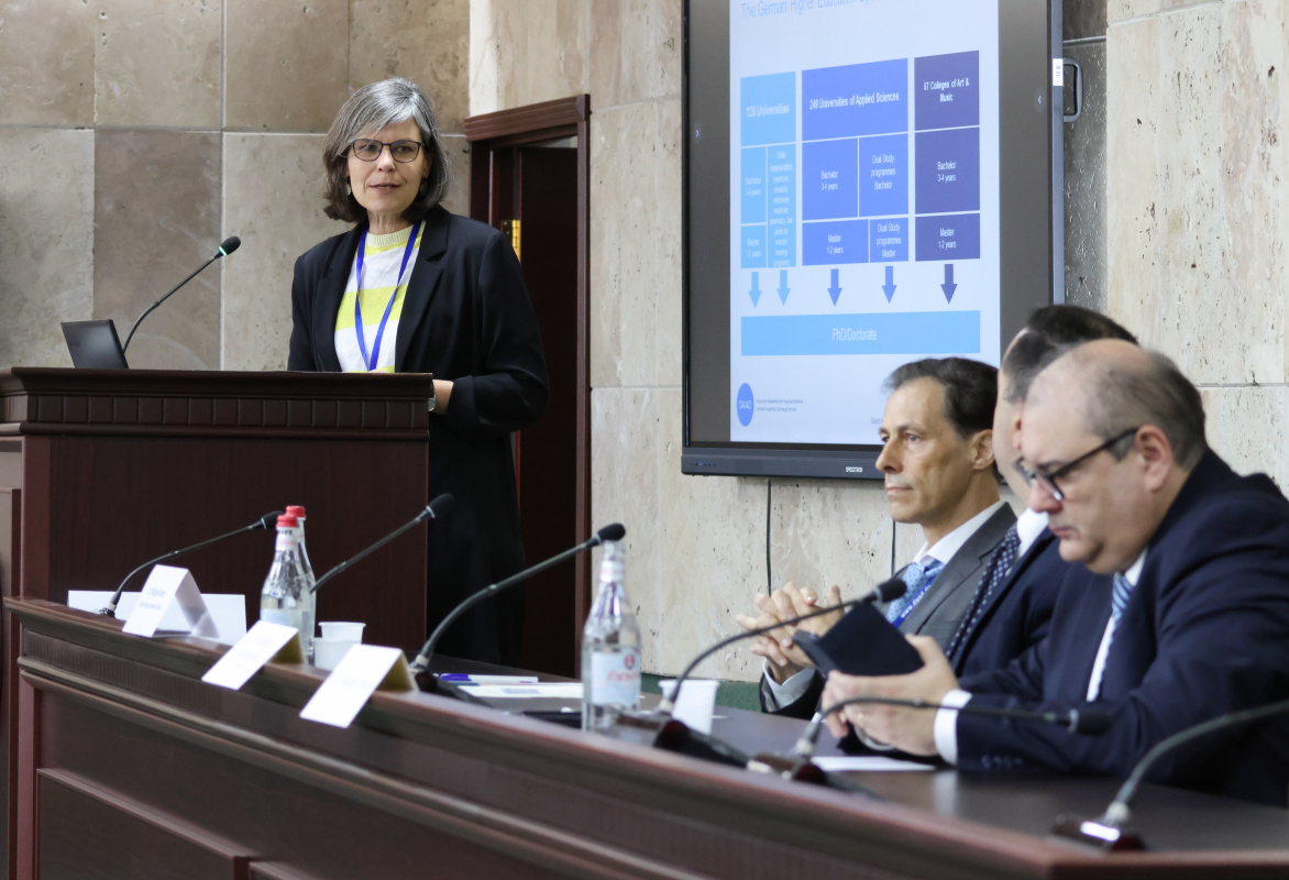 Գերմանիայի համալսարանների ռեկտորներն այցելեցին ԵՊՀ՝ ներկայացնելու կիրառական գիտությունների համալսարանների կրթական մոդելը և ընդլայնելու գործակցությունը