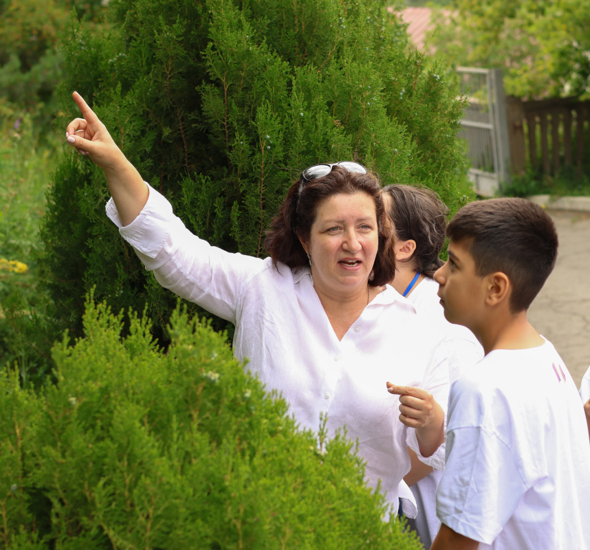 ԵՊՀ շարունակական կրթության կենտրոնի և «Հայաստան» համահայկական հիմնադրամի համատեղ նախաձեռնությամբ անցկացվեց «Բնագիտությունը զվարճալի՜ է. տե՛ս, շոշափի՛ր, փորձի՛ր» ամառային բնագիտական ճամբարը