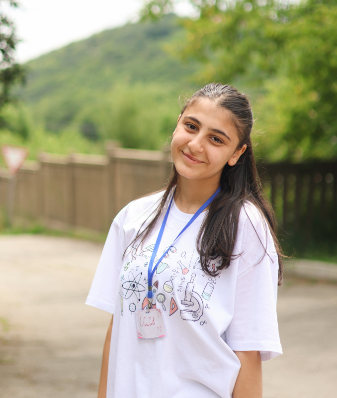 ԵՊՀ շարունակական կրթության կենտրոնի և «Հայաստան» համահայկական հիմնադրամի համատեղ նախաձեռնությամբ անցկացվեց «Բնագիտությունը զվարճալի՜ է. տե՛ս, շոշափի՛ր, փորձի՛ր» ամառային բնագիտական ճամբարը