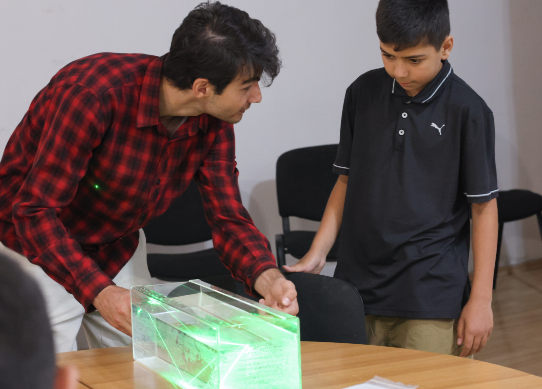 ԵՊՀ շարունակական կրթության կենտրոնի և «Հայաստան» համահայկական հիմնադրամի համատեղ նախաձեռնությամբ անցկացվեց «Բնագիտությունը զվարճալի՜ է. տե՛ս, շոշափի՛ր, փորձի՛ր» ամառային բնագիտական ճամբարը