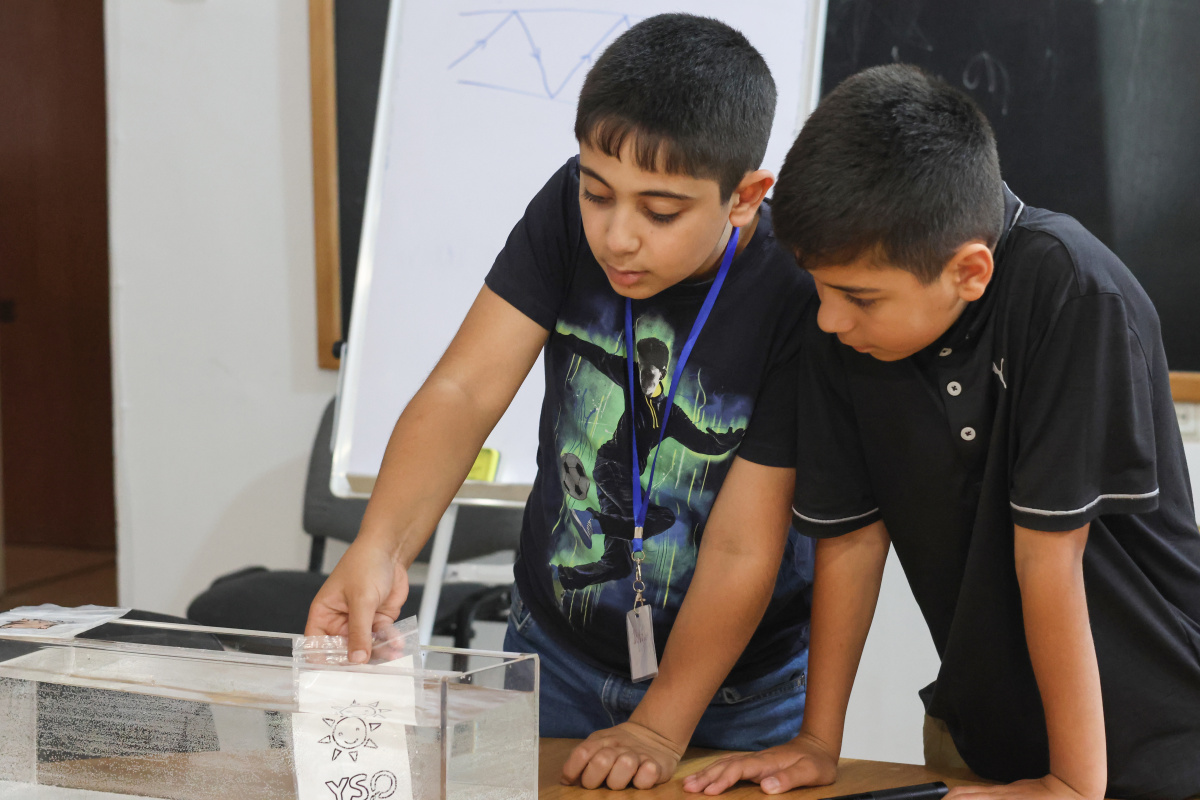 ԵՊՀ շարունակական կրթության կենտրոնի և «Հայաստան» համահայկական հիմնադրամի համատեղ նախաձեռնությամբ անցկացվեց «Բնագիտությունը զվարճալի՜ է. տե՛ս, շոշափի՛ր, փորձի՛ր» ամառային բնագիտական ճամբարը