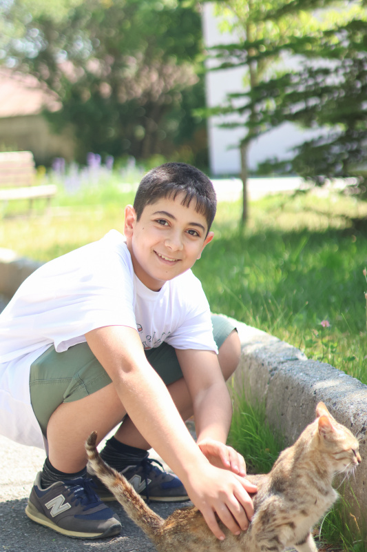 ԵՊՀ շարունակական կրթության կենտրոնի և «Հայաստան» համահայկական հիմնադրամի համատեղ նախաձեռնությամբ անցկացվեց «Բնագիտությունը զվարճալի՜ է. տե՛ս, շոշափի՛ր, փորձի՛ր» ամառային բնագիտական ճամբարը