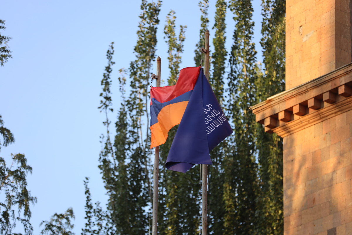 ԵՊՀ-ում տեղի ունեցավ համալսարանի շրջանավարտների ավարտական հանդիսավոր միջոցառումը, որը մասնագիտական կյանք թևակոխելու և համալսարանի հետ առավել սերտ համագործակցելու նոր մեկնարկ է: