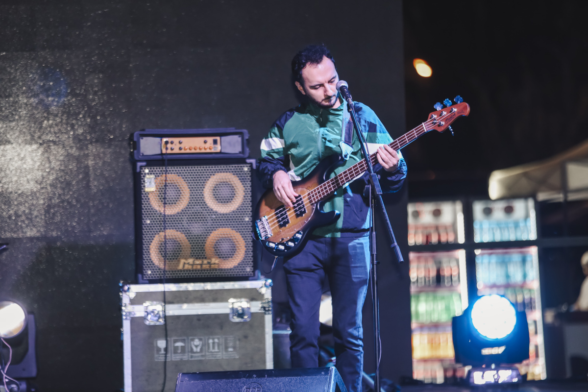 ԵՊՀ բոլոր շրջանավարտներին նվիրված տոնական միջոցառումն իրենց երաժշտական կատարումներով եզրափակեցին Արամ MP3-ն ու «Nemra» երաժշտական խումբը