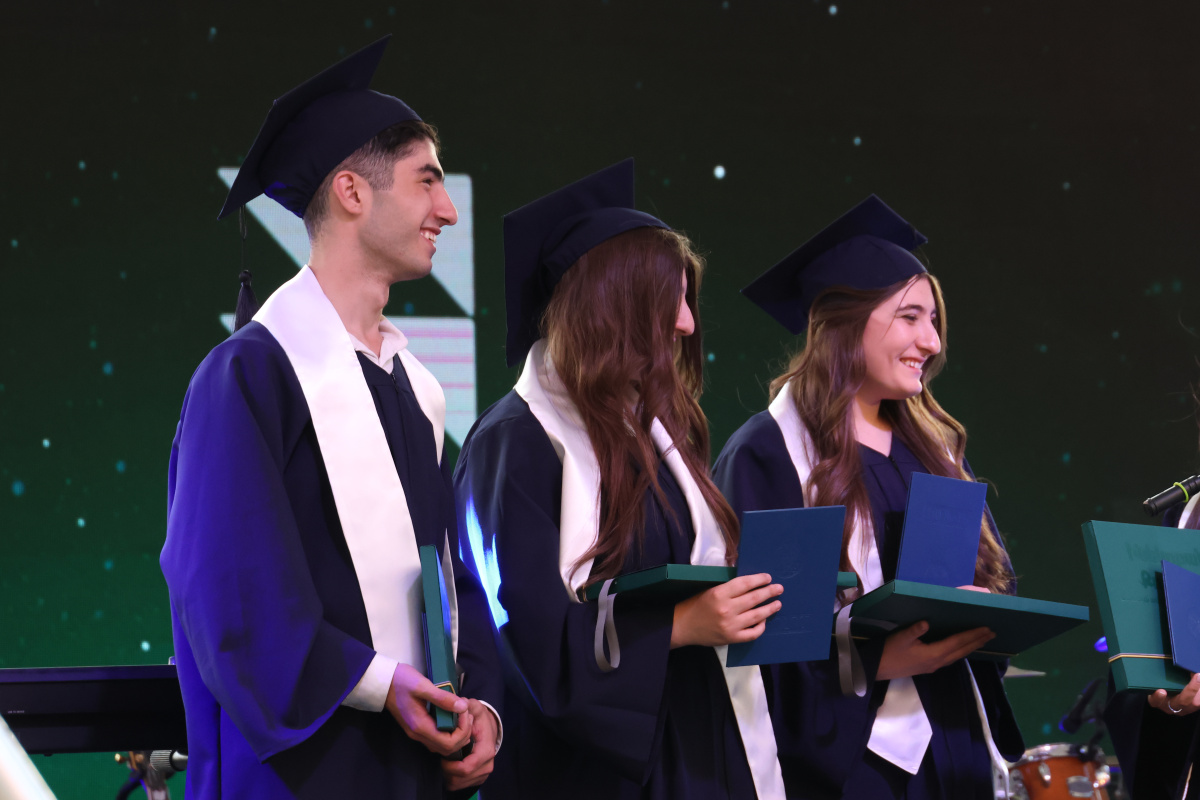 ԵՊՀ-ում տեղի ունեցավ համալսարանի շրջանավարտների ավարտական հանդիսավոր միջոցառումը, որը մասնագիտական կյանք թևակոխելու և համալսարանի հետ առավել սերտ համագործակցելու նոր մեկնարկ է: