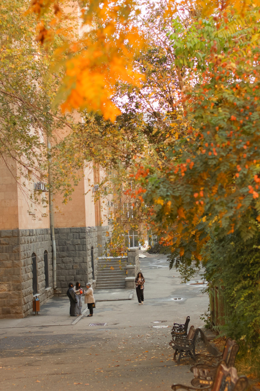 Աշնան գույները ԵՊՀ-ում