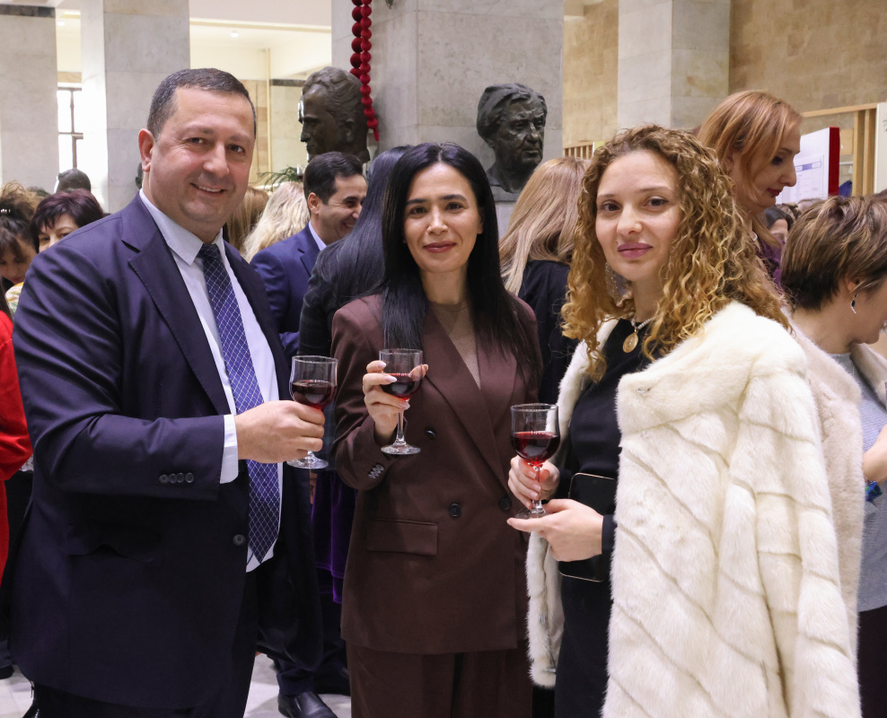 Ամանորյա տրամադրություն ԵՊՀ-ում