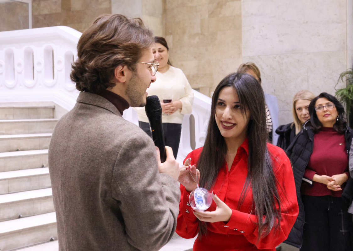 Ամանորյա տրամադրություն ԵՊՀ-ում