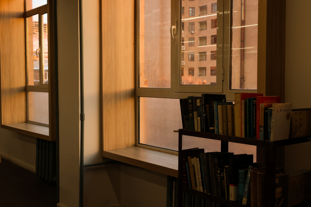 ԵՊՀ-ն՝ ոչ աշխատանքային ժամին. լույսերի ու մտքերի միջև