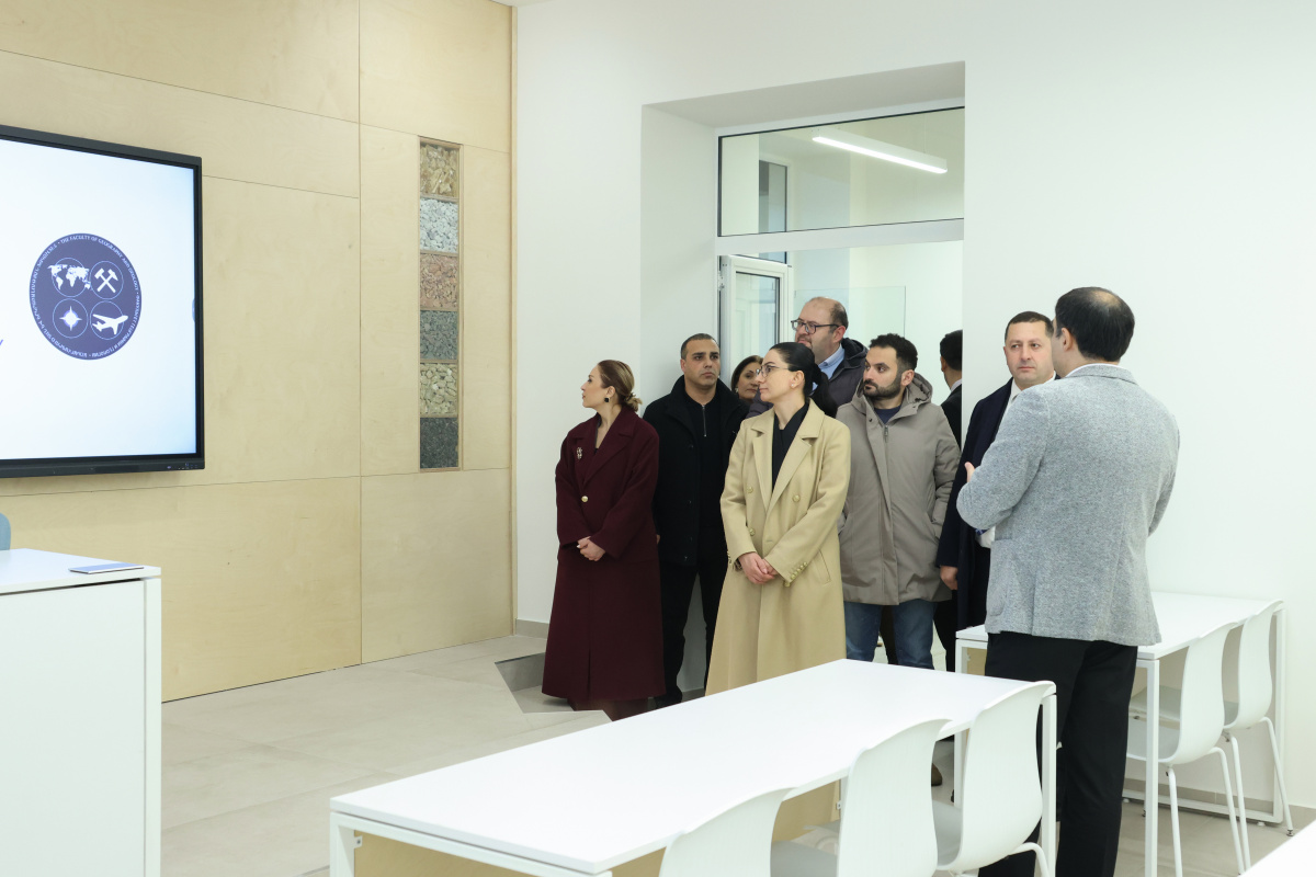 ԵՊՀ հոգաբարձուների խորհրդի անդամները աշխատանքային շրջայց են կատարել համալսարանում