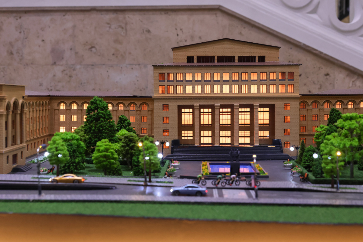 Ամանորյա տրամադրություն ԵՊՀ-ում