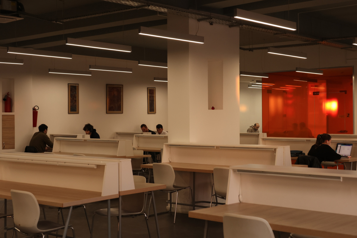 ԵՊՀ-ն՝ ոչ աշխատանքային ժամին. լույսերի ու մտքերի միջև