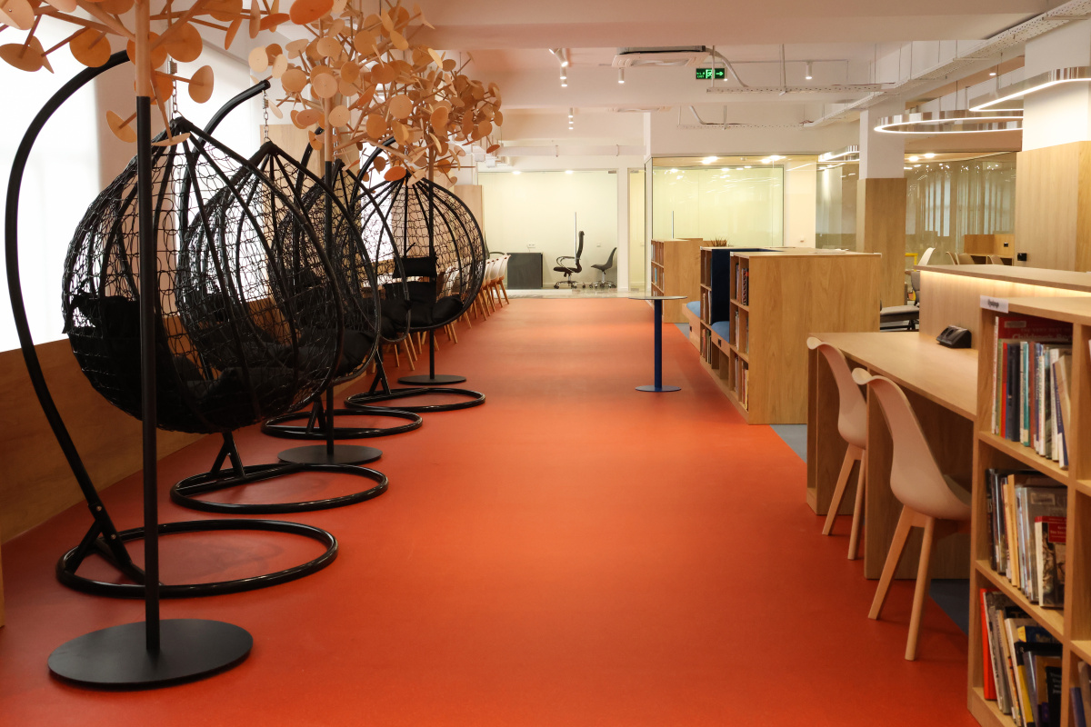 Գիրք նվիրելու օրը ԵՊՀ-ում նշանավորվեց գրադարանի վերաբացմամբ