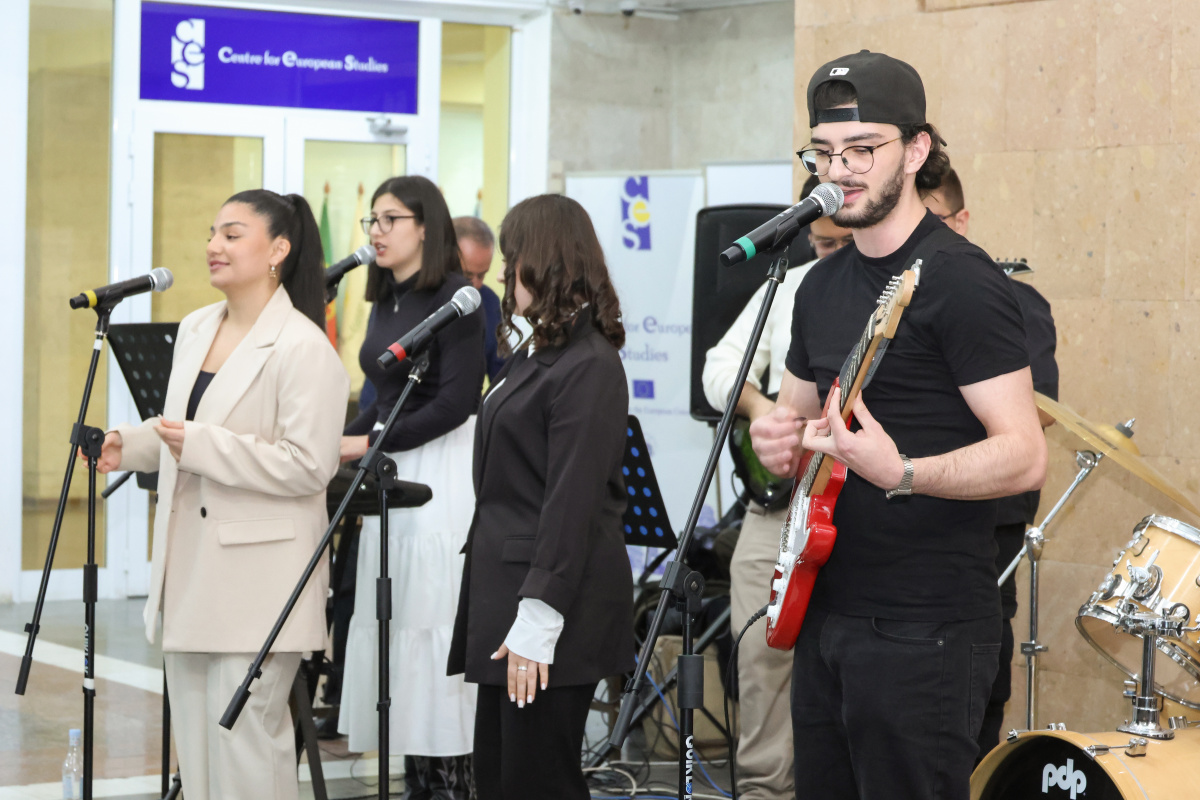 Գիրք նվիրելու օրը ԵՊՀ-ում նշանավորվեց գրադարանի վերաբացմամբ