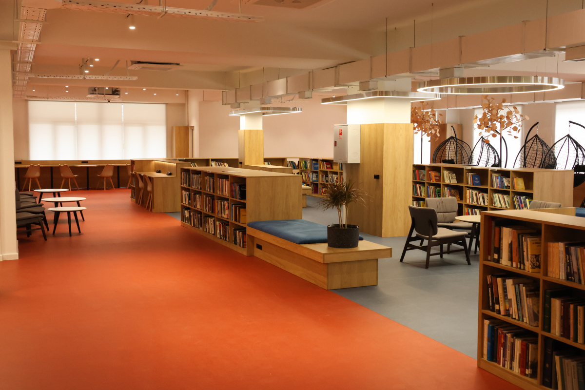 Գիրք նվիրելու օրը ԵՊՀ-ում նշանավորվեց գրադարանի վերաբացմամբ