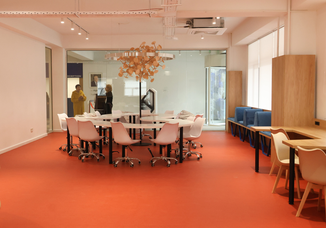 Գիրք նվիրելու օրը ԵՊՀ-ում նշանավորվեց գրադարանի վերաբացմամբ