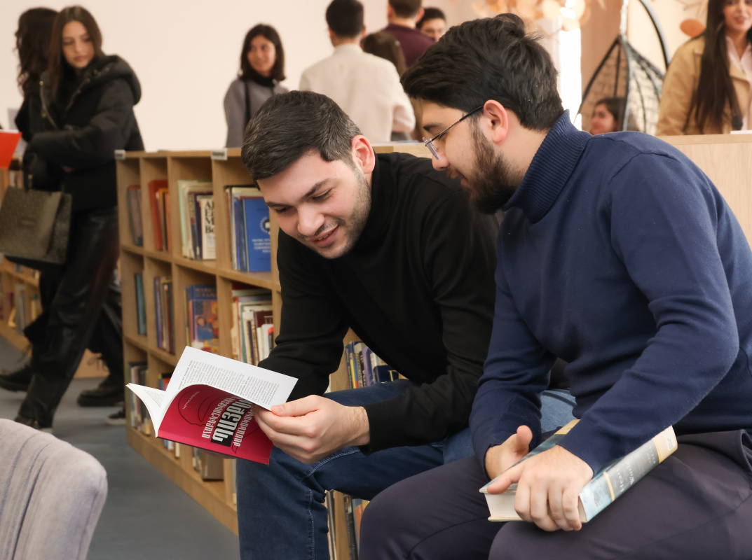 Գիրք նվիրելու օրը ԵՊՀ-ում նշանավորվեց գրադարանի վերաբացմամբ