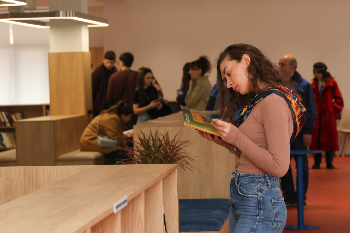 Գիրք նվիրելու օրը ԵՊՀ-ում նշանավորվեց գրադարանի վերաբացմամբ