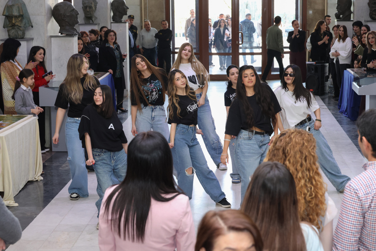 Մայրության և գեղեցկության տոնը ԵՊՀ-ում՝ արվեստի և ստեղծարար մտքի համադրությամբ