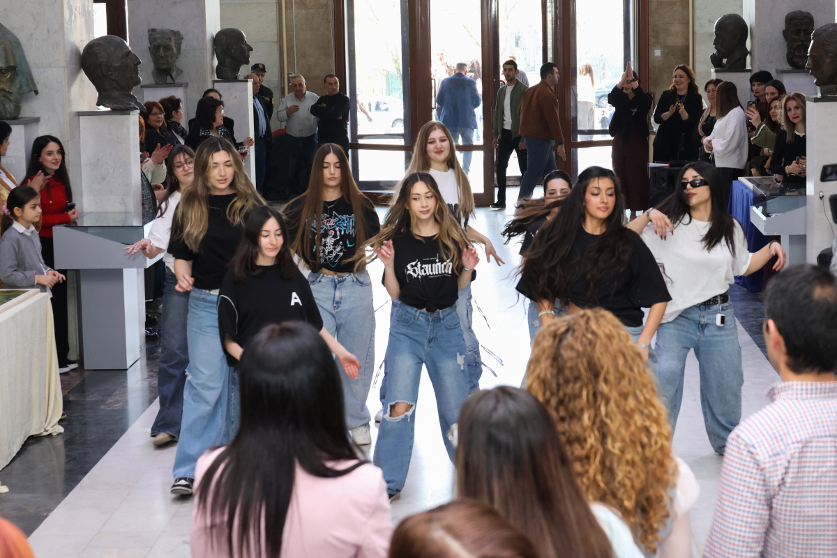 Մայրության և գեղեցկության տոնը ԵՊՀ-ում՝ արվեստի և ստեղծարար մտքի համադրությամբ