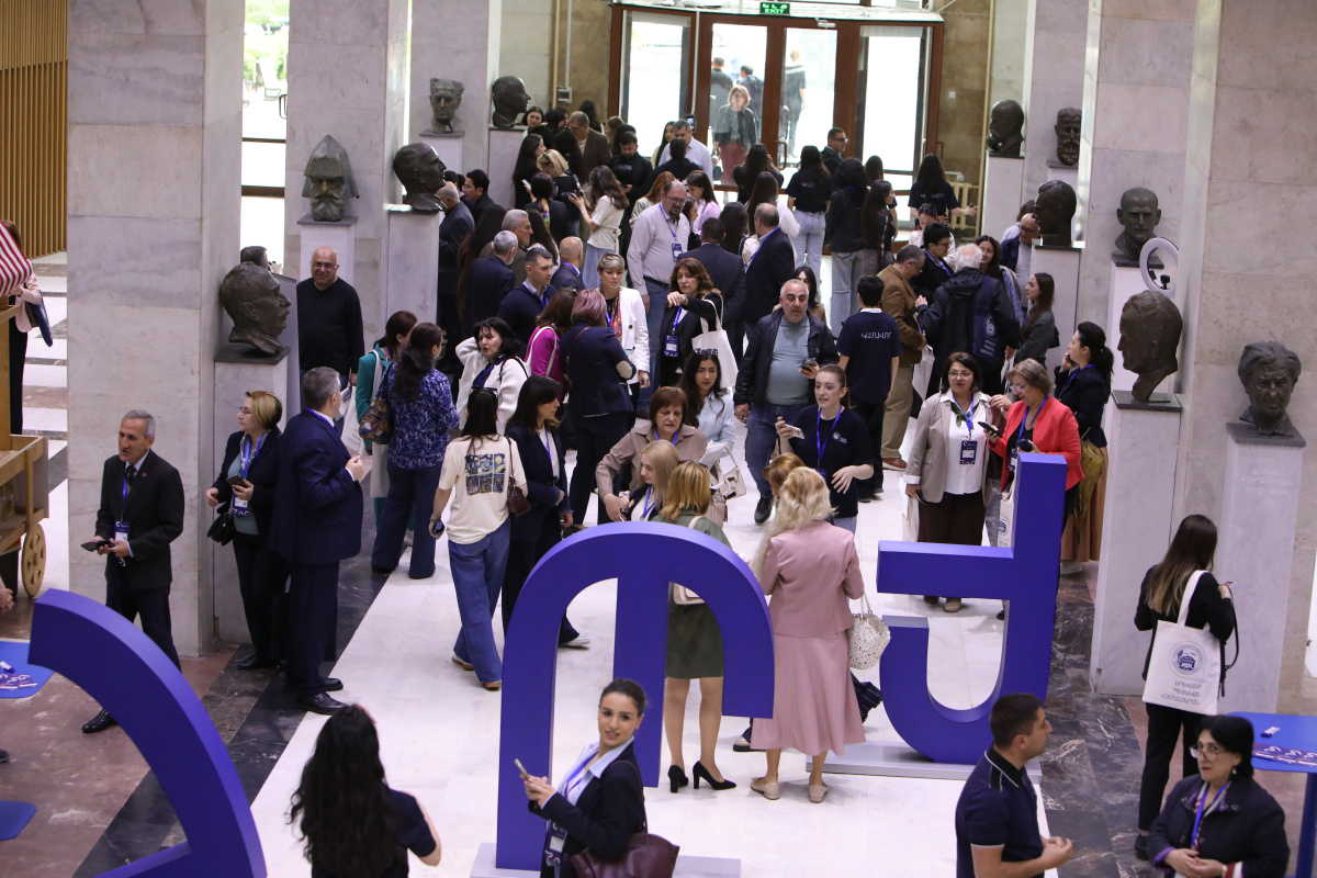 107-ամյա ԵՊՀ-ն կրկին միավորում է համալսարանականներին։