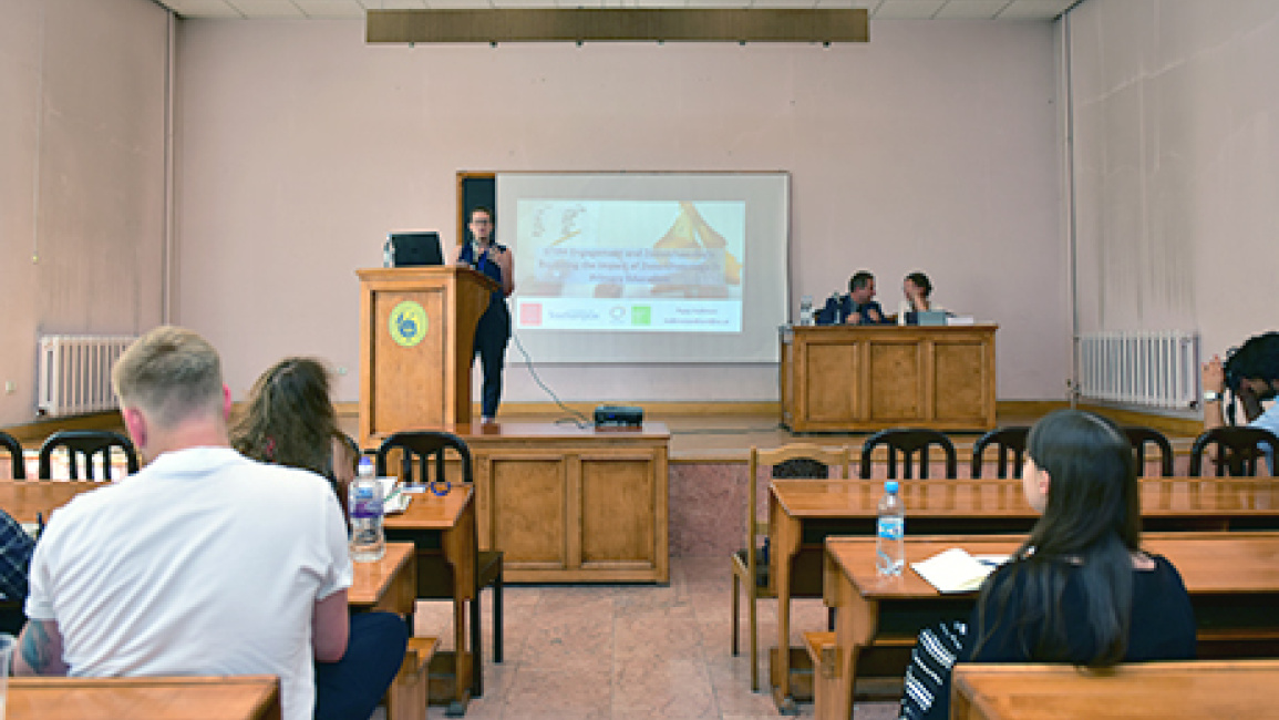 Conference-at-the-faculty-of-History