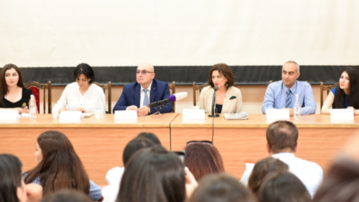 RA-First-Lady-Anna-Hakobyan-visited-YSU-journalism-faculty