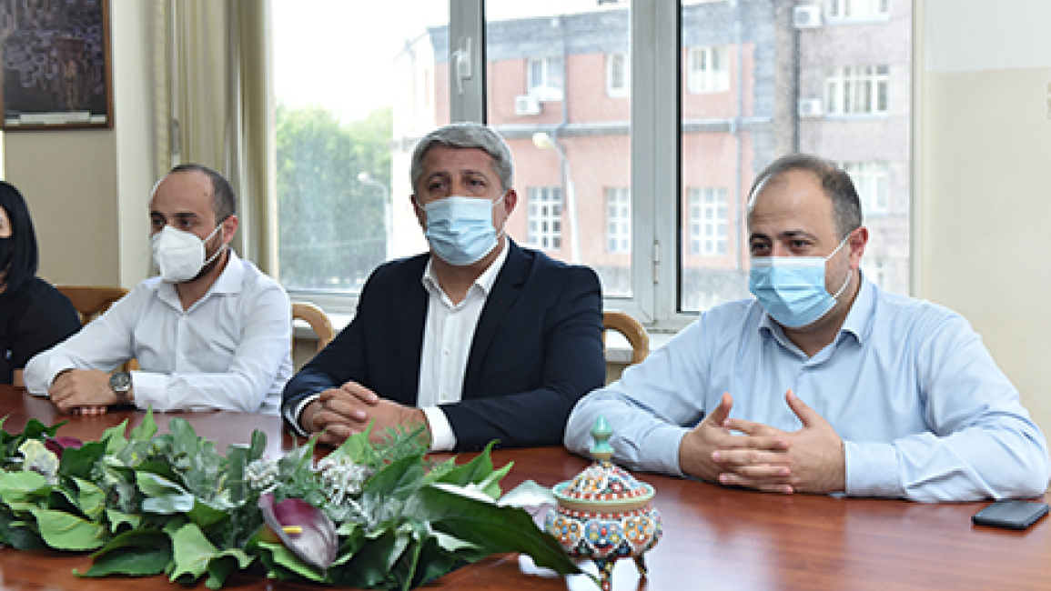 Meeting-at-YSU-Chair-of-Iranian-Studies