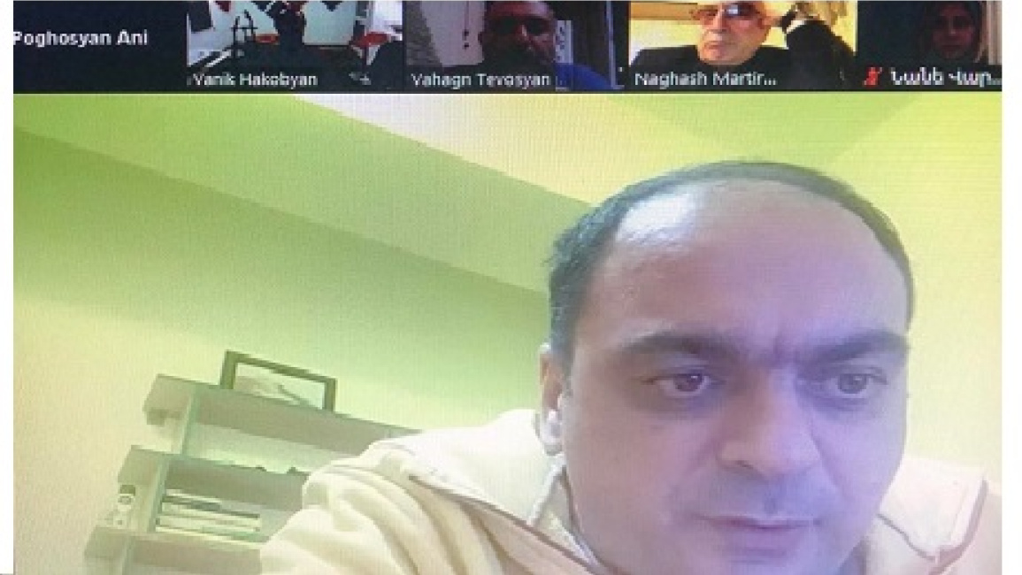 Online-discussion-about-media
