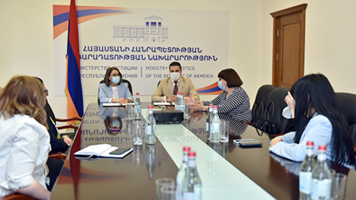 Signing-of-the-memorandum-at-the-Ministry-of-Justice