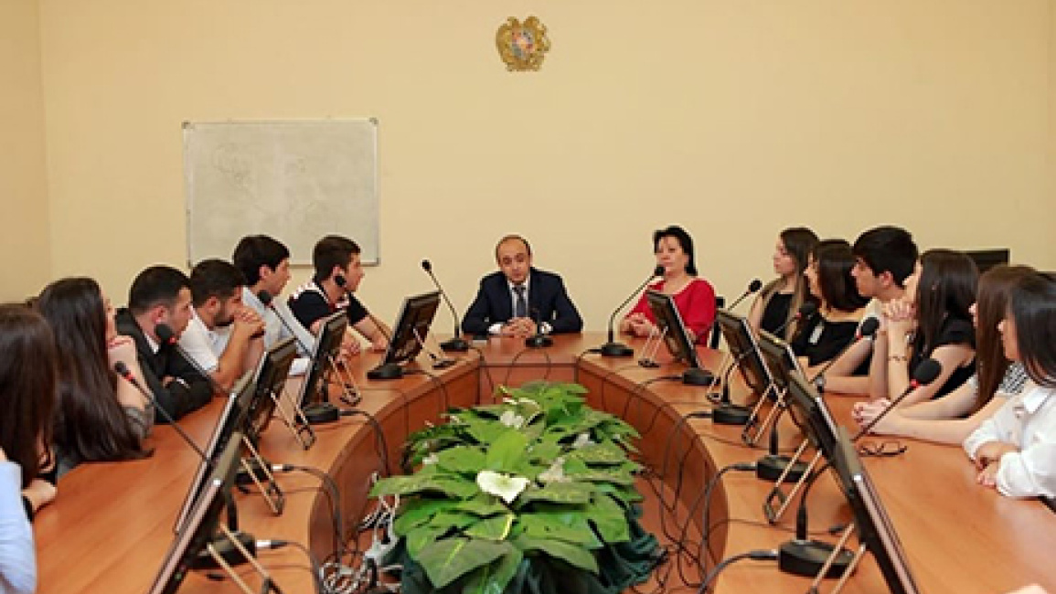 Students-of-the-faculty-of-Law-visited-NA