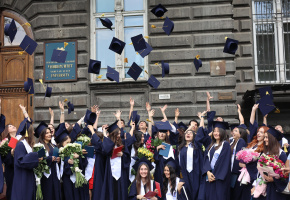 ԵՊՀ տնտեսագիտության և կառավարման ֆակուլտետ. դիպլոմների հանձնման արարողություն