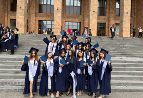 Դիպլոմների հանձման արարողություն. Ռուս բանասիրության ֆակուլտետ