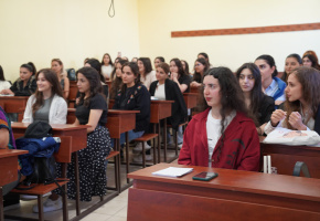 ուսանողներ