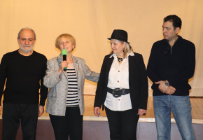 «Զարմանալի ցեղ» ներկայացում ՝ ըստ Վիլյամ Սարոյանի պատմվածքների ՝ նվիրված Լալա Մնացականյանի հիշատակին