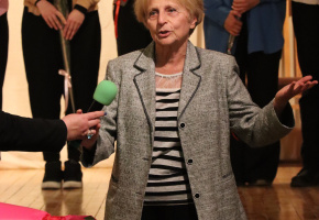 «Զարմանալի ցեղ» ներկայացում ՝ ըստ Վիլյամ Սարոյանի պատմվածքների ՝ նվիրված Լալա Մնացականյանի հիշատակին