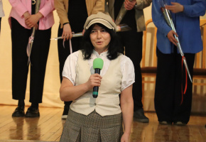 «Զարմանալի ցեղ» ներկայացում ՝ ըստ Վիլյամ Սարոյանի պատմվածքների ՝ նվիրված Լալա Մնացականյանի հիշատակին