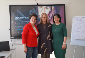 Բանախոս Ջենիֆեր Սվանդան ներկայացրեց դասի ճիշտ կազմակերպման և կառավարման նորագույն մեթոդները