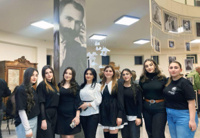 Թումանյանի հետ