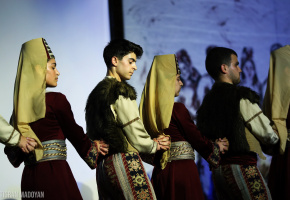 «Ծովակ» ավանդական երգի և պարի համույթ