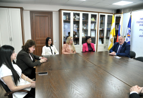 ԵՊՀ անգլիական բանասիրության ամբիոնի ներկայացուցիչների այցը Պյատիգորսկի պետական համալսարան