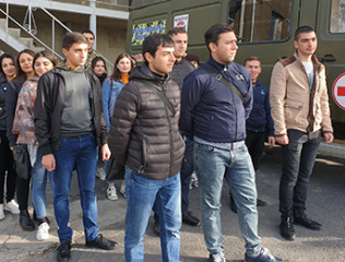 YSU-students-at-RA-peacekeeping-Military-Unit