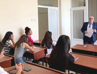 Meeting-with-future-journalists