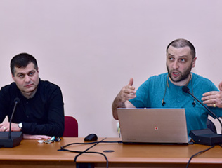 Meeting-with-the-head-of-ARMACAD-Khachik-Gevorgyan