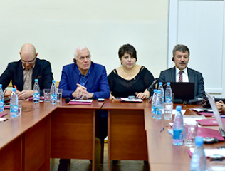 roundtable-discussions-at-the-Faculty-of-Law