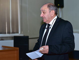 Symposium-in-Faculty-of-Physics