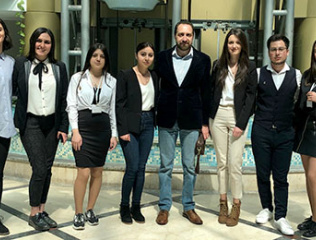 Students-of-the-faculty-of-Law-won-insurance-right-moot-court